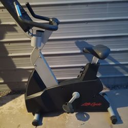 Life Fitness Exercise Bike 