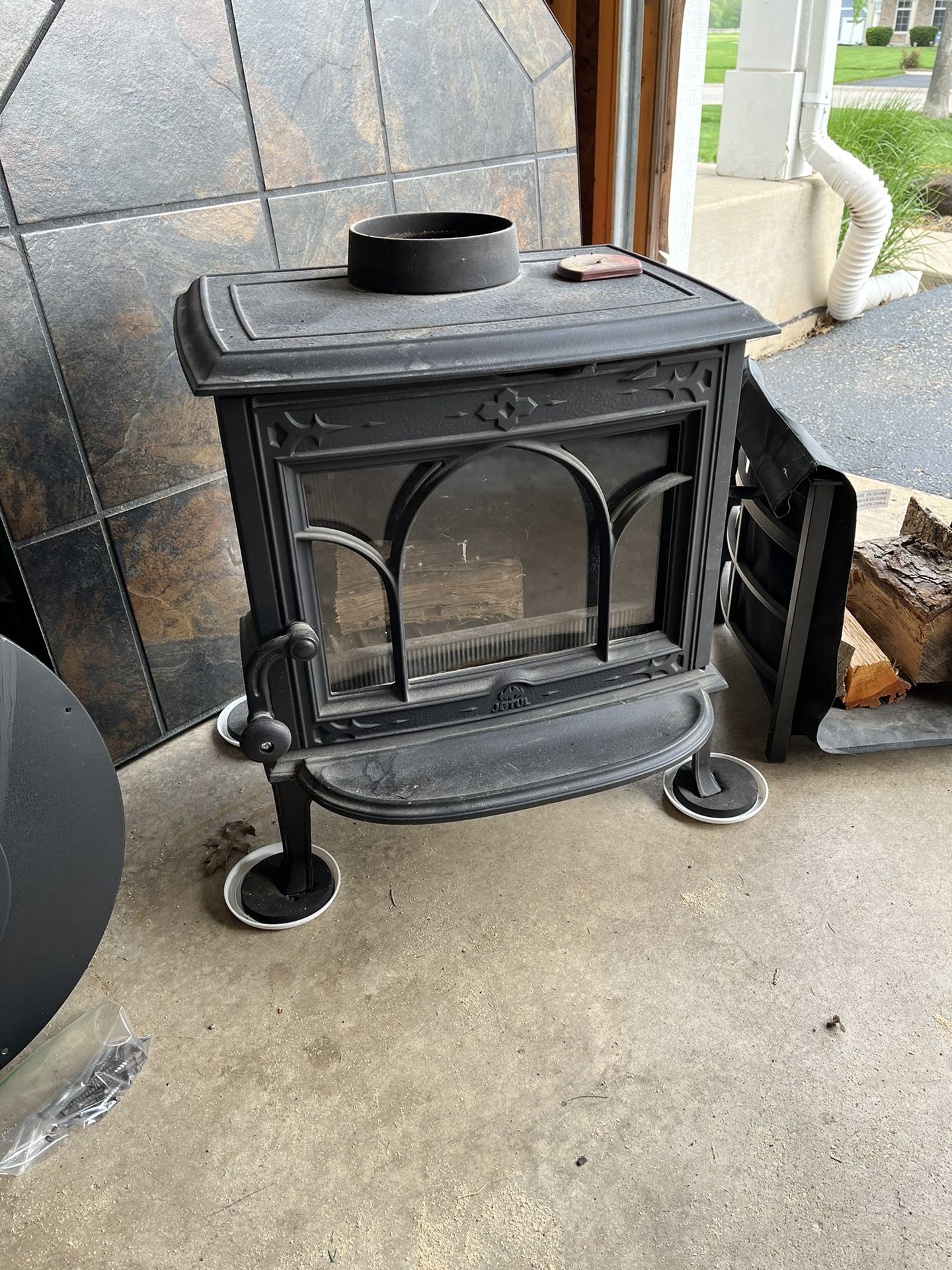 Jotul F100 Wood Burning Stove