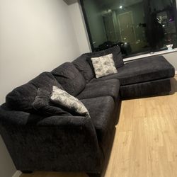 L-Shape Couch 