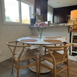 4 Wishbone Dining Chairs And White Table 