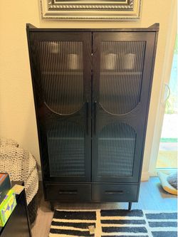 Alcohol / Liquor Cabinet, Black w Frosted glass