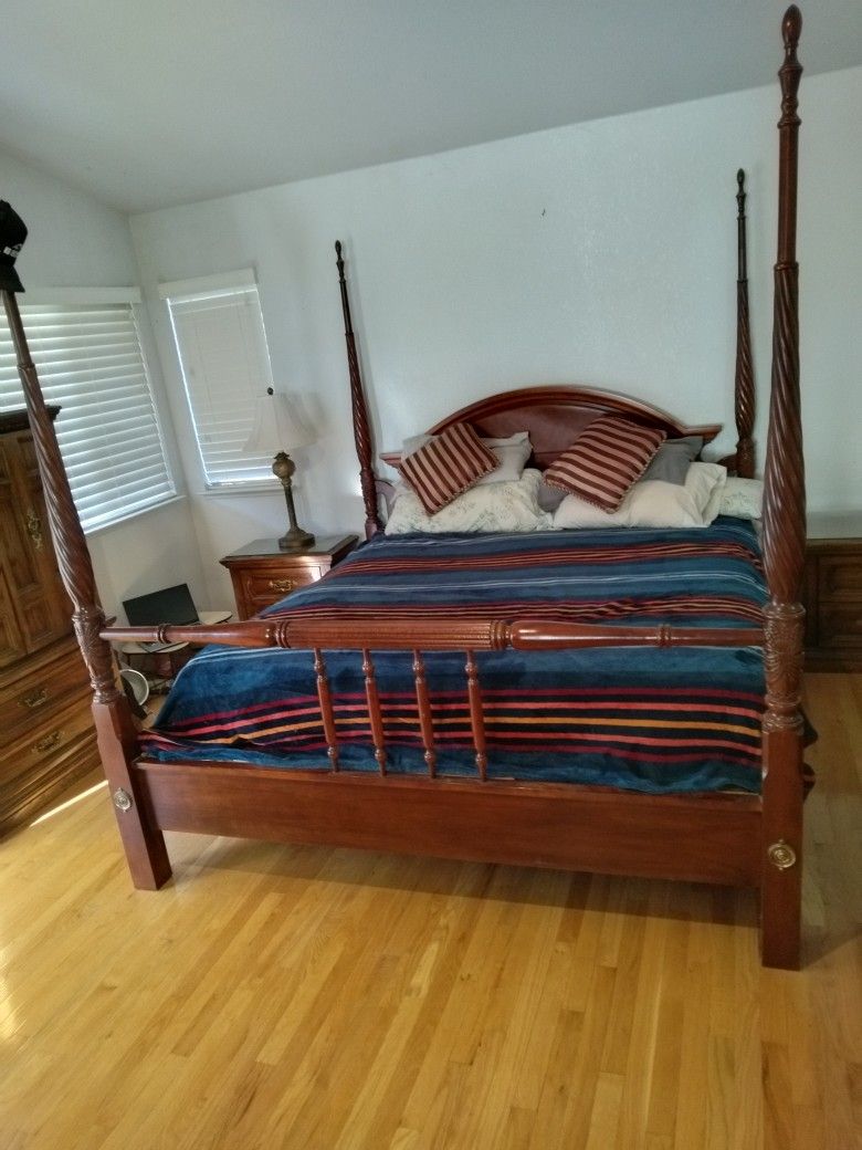 Bedroom Set.  Thomasville 