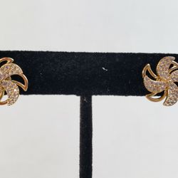 BRAND NEW GOLD FIDGET SPINNER STUD EARRINGS