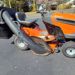 Husqvarna Lawnmower 42" Mower & Bagger