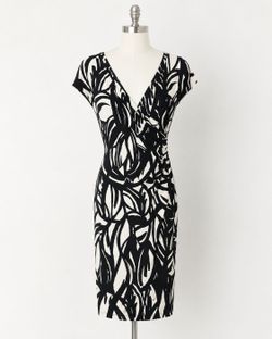 Size SP Anna Taylor Black and white Wrap around Dress