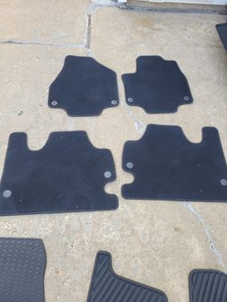 2017-24 Chrysler Pacifica Regular Floor Mats 