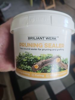 Briliant Werk, pruning sealer and a set of 4 putty knives