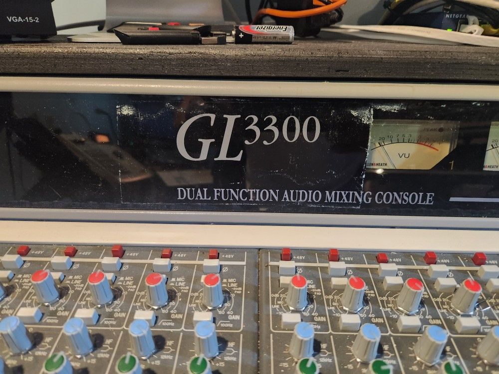 Allen & Heath GL3300 40 TRACK 8 SUB OUT WITH ROAD CASE
