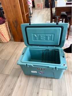 Yeti Tundra 45 Cooler