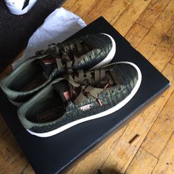 Pumas Women Size 10 Brand New 