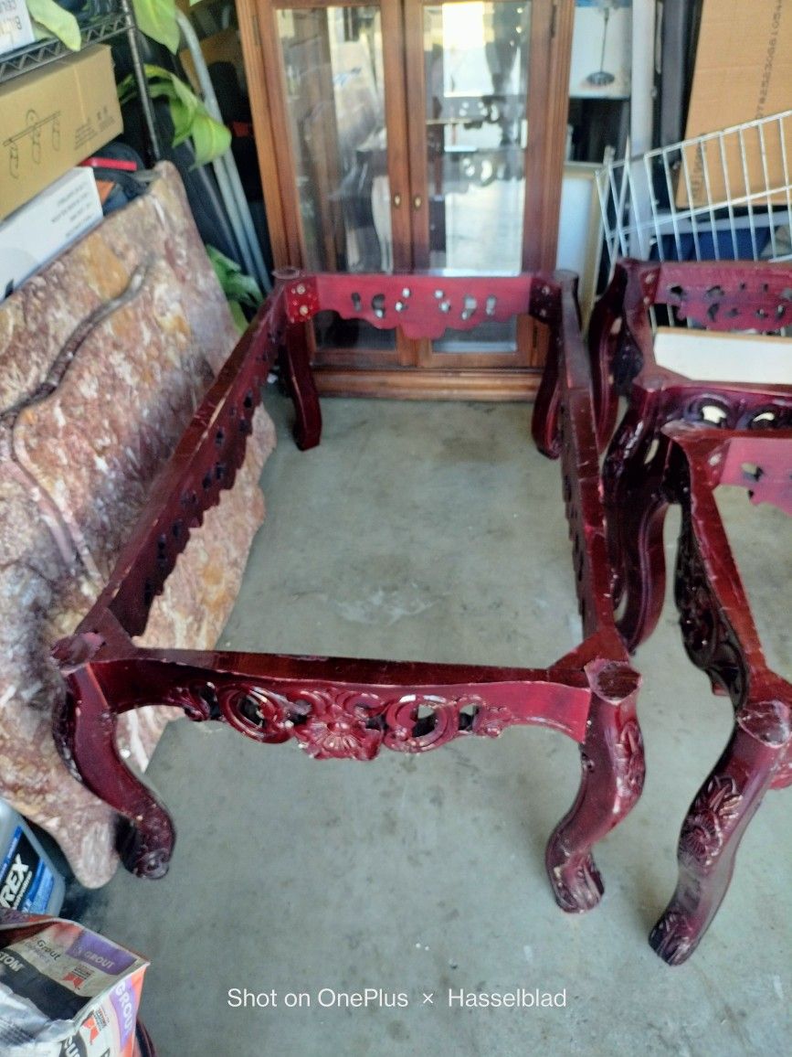 Mesa De Sala Con 2 Mesas Pequeñas Para Las Esquinas De Madera De Sedro Con Tapas De Marmol A Solo $50