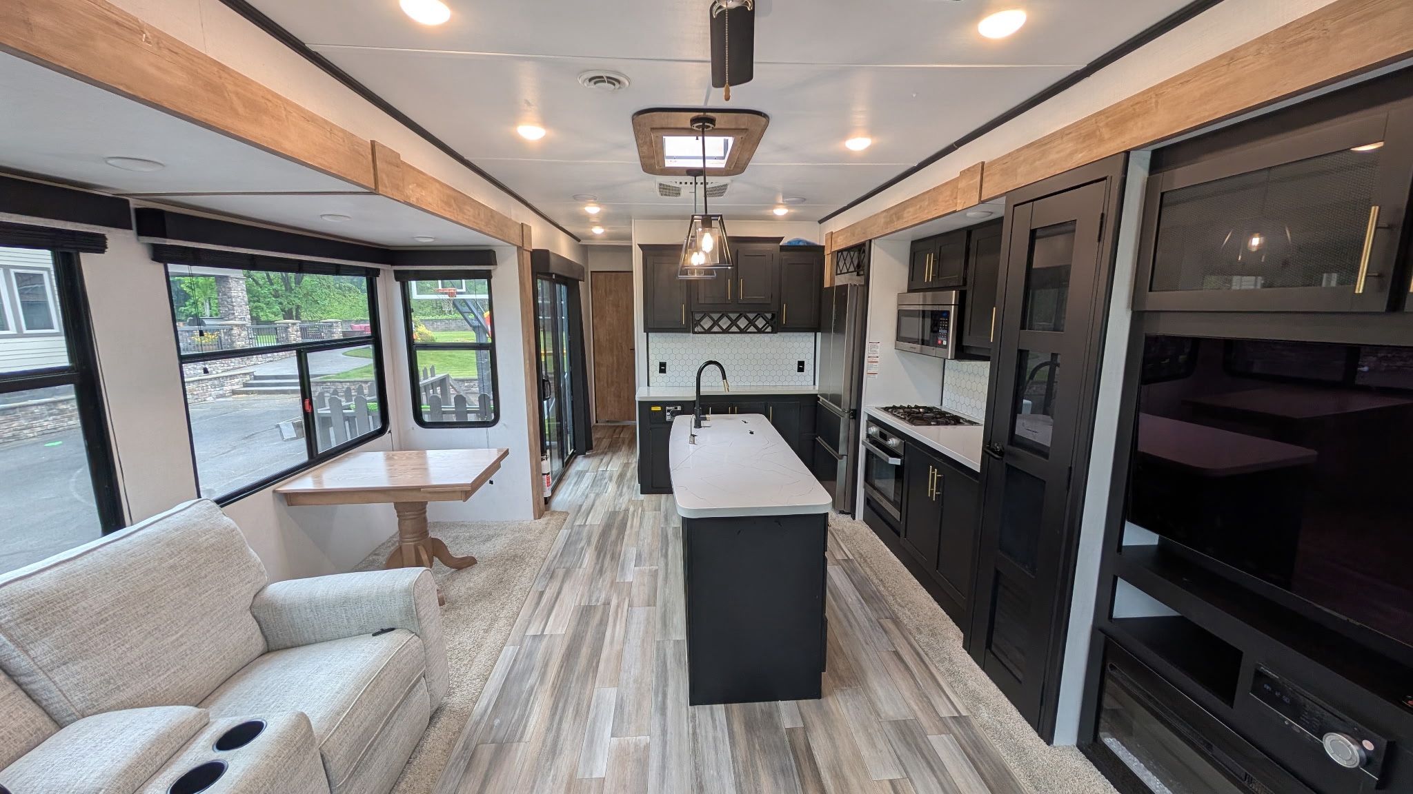 2023 Keystone RV Residence 40ft