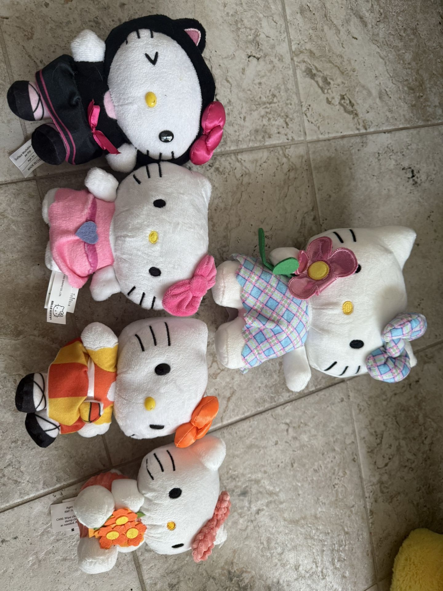 mini hello kitty plushies