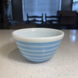 Vintage Pyrex 401 Blue Stripe Ring Mixing Bowl – 1½ Pint – Made in USA