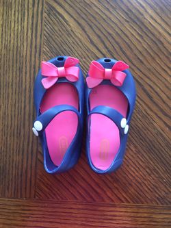 New navy jelly shoes with bows