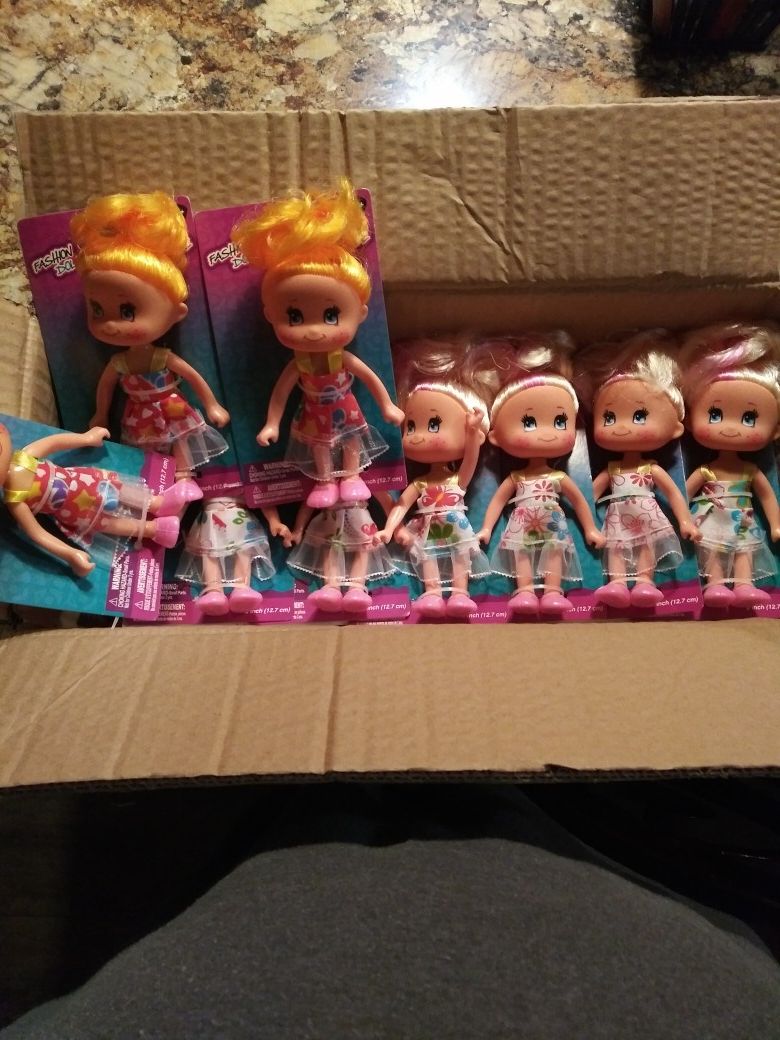 Case of 5" dolls (×24)