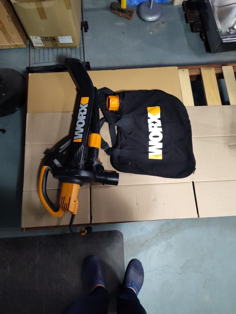 WORX 12 Amp Trivac 3-in-1 Electric Leaf Blower/Mulcher/Vacuum WG509 Metal Impeller for Fine Mulching