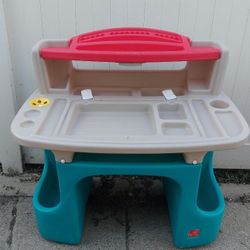 Step 2 Art Desk
