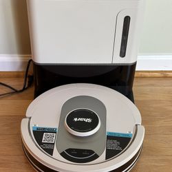 Robot Vacuum - Shark