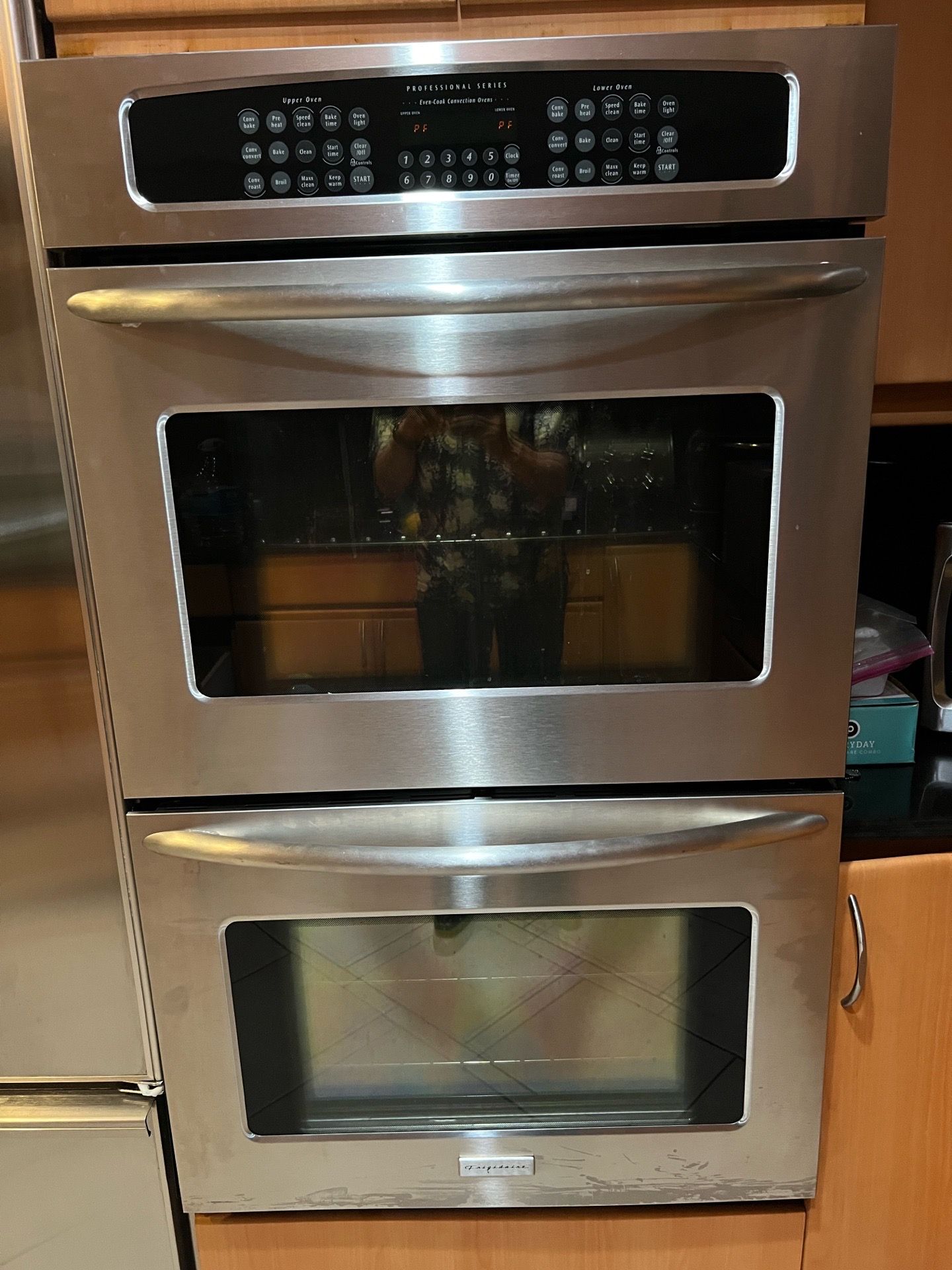 Frigidaire Double wall oven