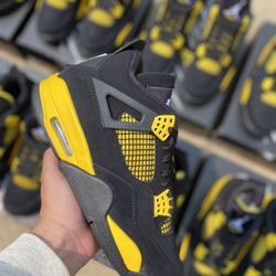 Jordan Thunder 4’s 