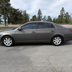 Toyota Avalon Runs Great Very Cheap!!!!