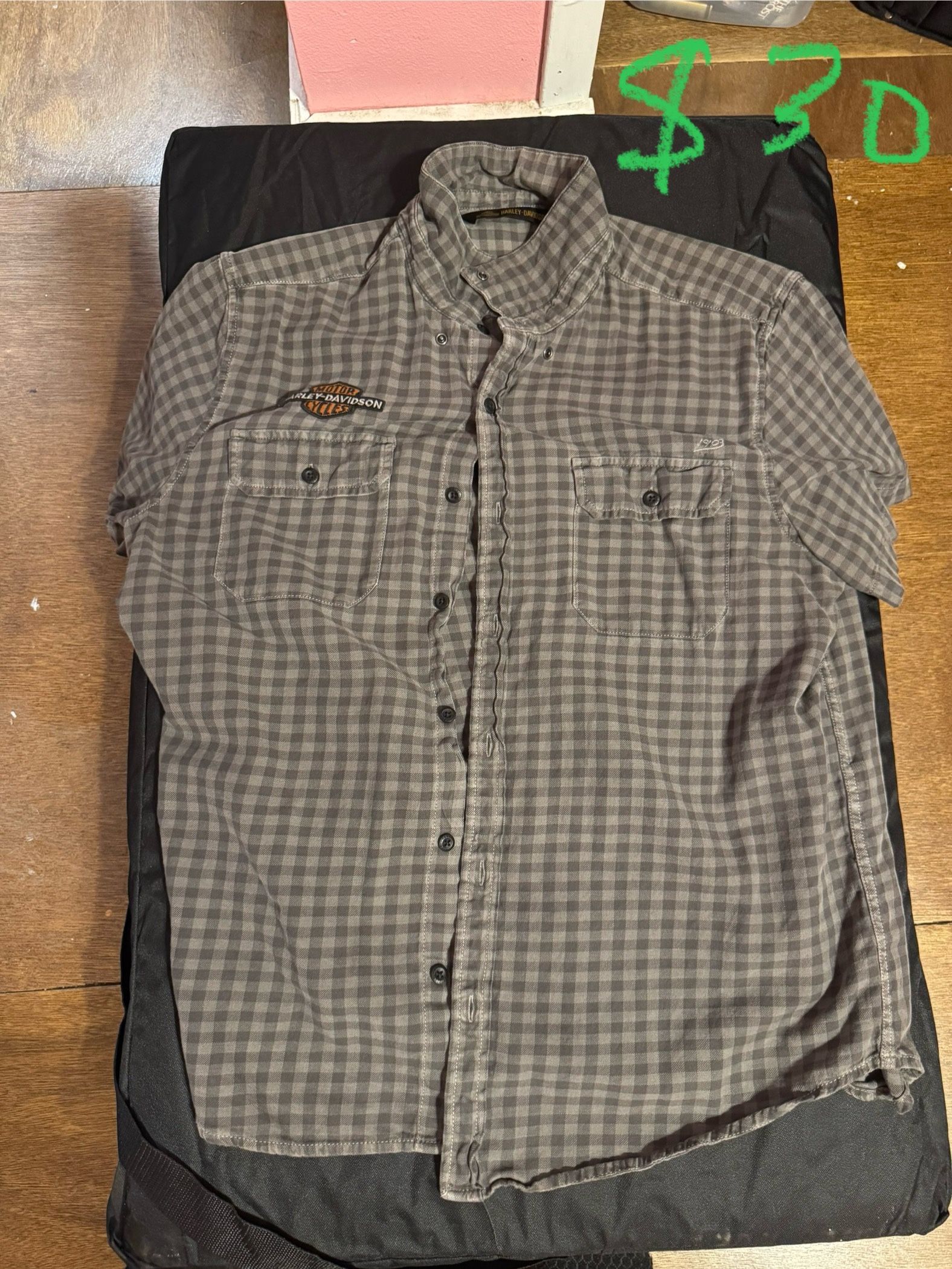 Men & Women’s Clothing XL /Large