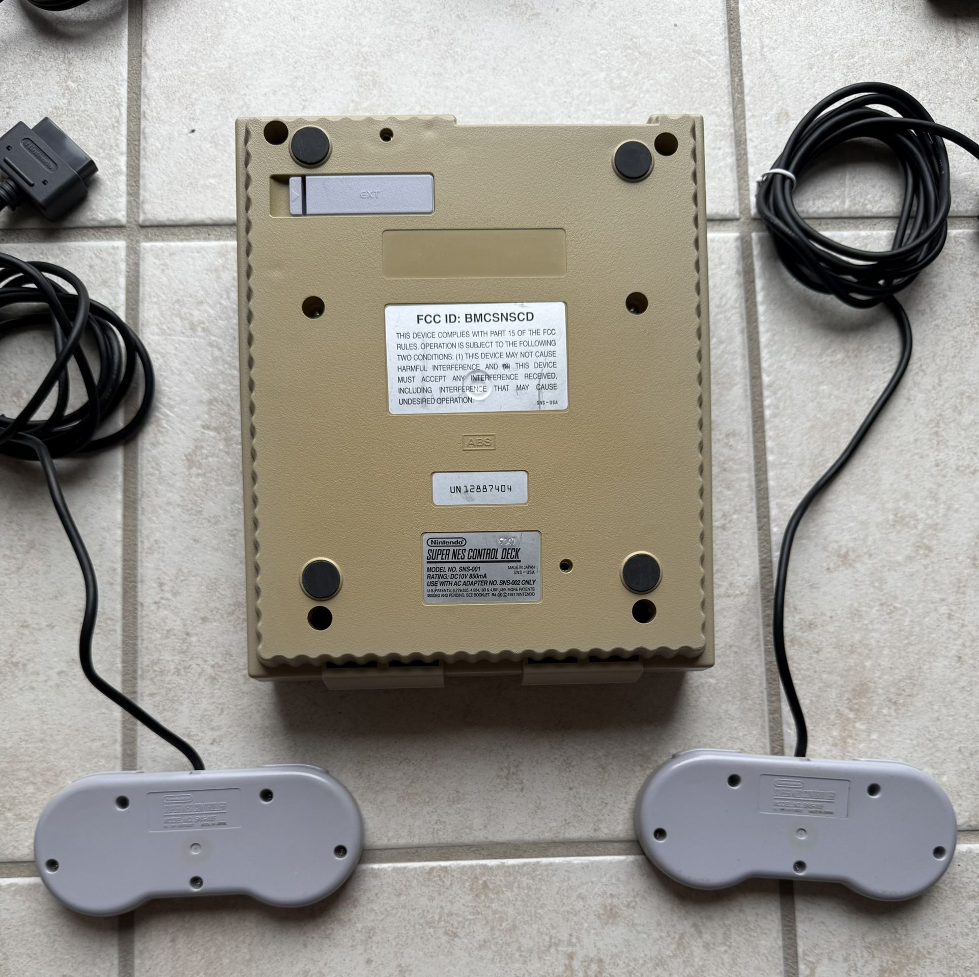 Super Nintendo Console With SNES ORIGINAL