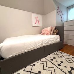 Twin Upholstered Headboard And 2 Storage Drawers 
