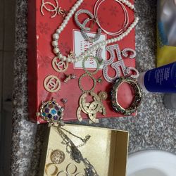  Costume jewelry going price for all