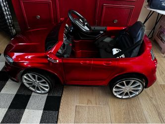 Kids Ride-On Car w/ Remote Control