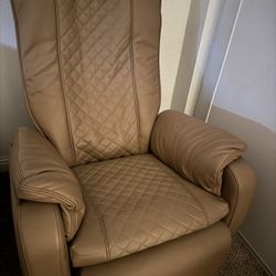 Recliner - Gives massage 
