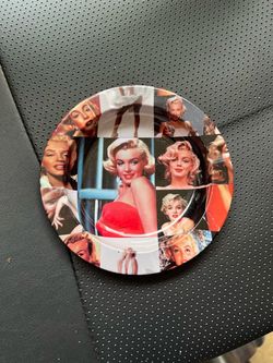 Multiple Marilyn Monroe Items