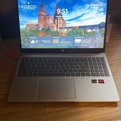 HP Laptop – Ryzen 5 CPU, AMD Radeon Graphics, Touchscreen