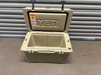 Yeti Tundra  Cooler 45 Tan - Great Condition