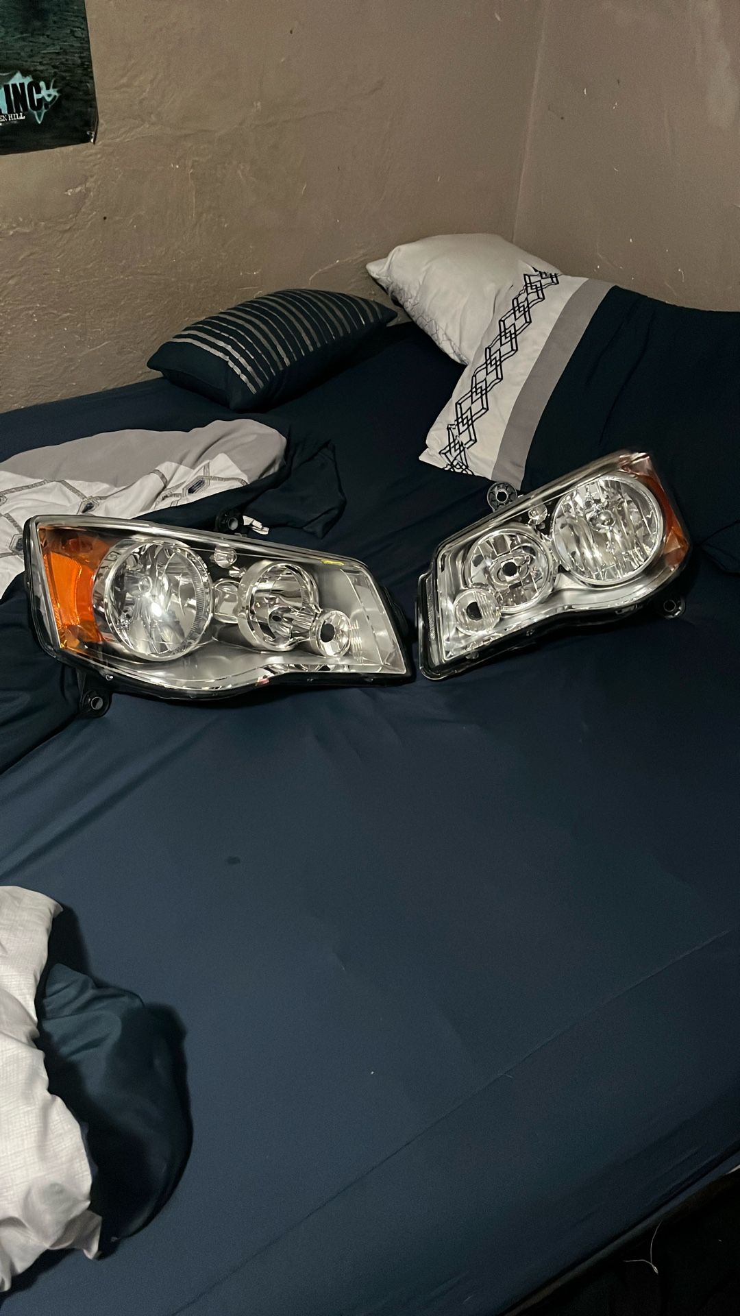 2007 Chrysler Headlight Covers