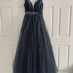Gigi Design Elegant Formal Dress Gray Size 6/8 Embroidered and Beaded. Prom, Wedding or Formal