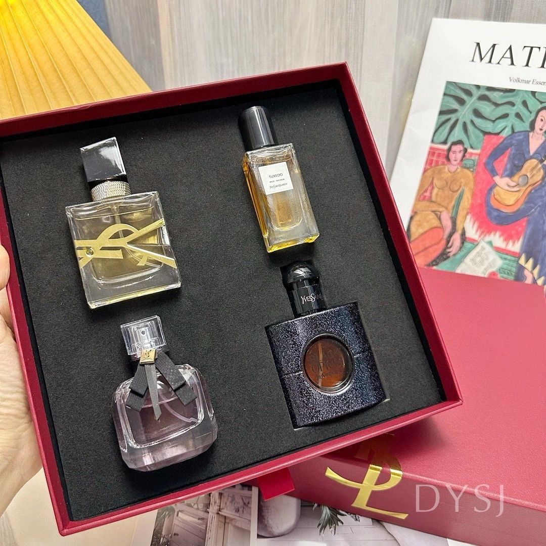 Whole box-New-Perfume Set of 4 with Leather Case