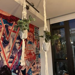  Macramé Hanging Planters (Set of 2) – Excellent Condition! 🌿 