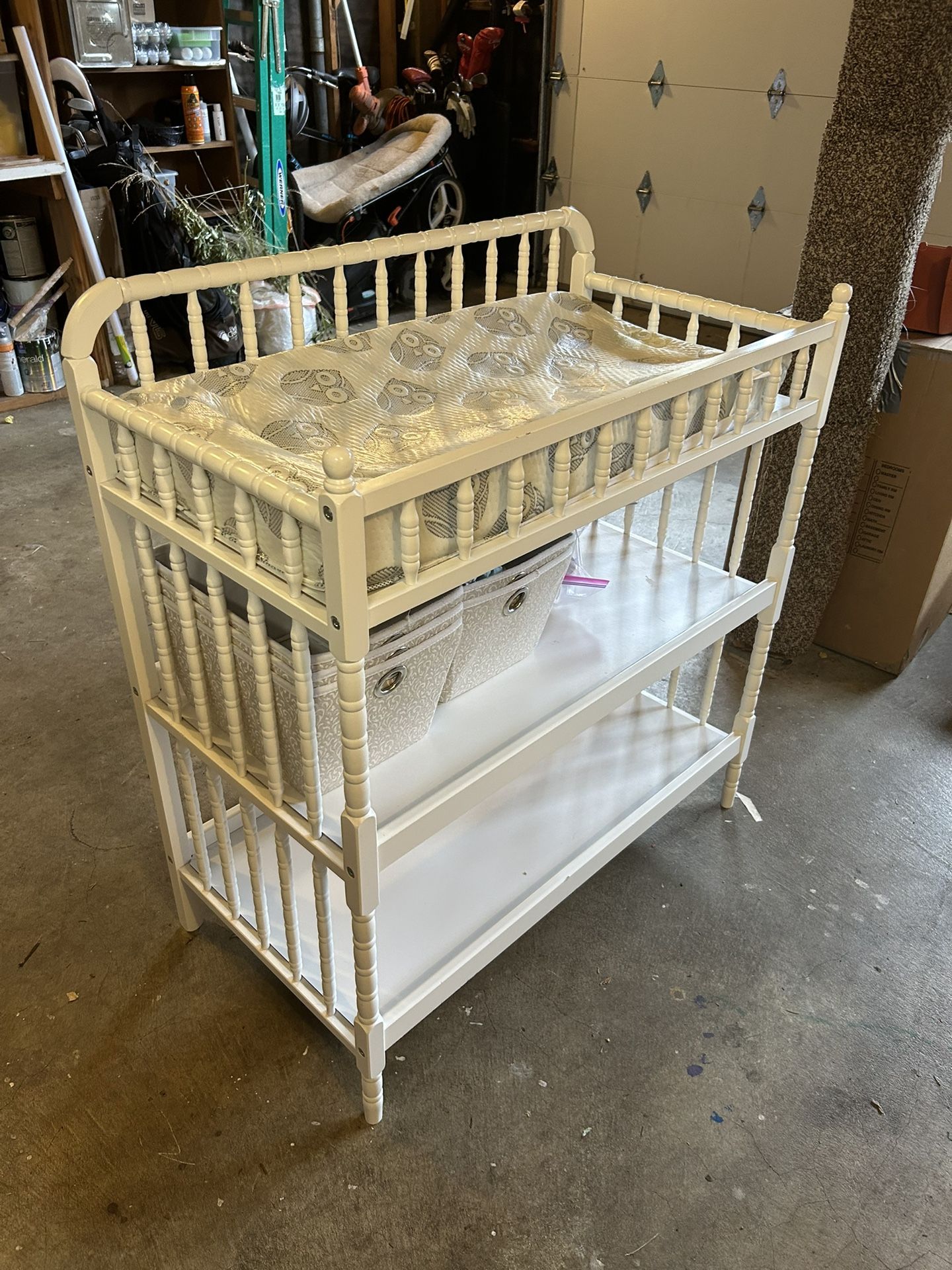 FREE: Diaper Changing Table