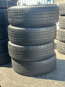 SET OF TIRE 265 65 17 MICHELIN 85% LIFE