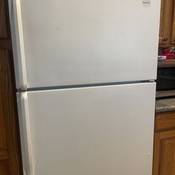 Refrigerator With Freezer 