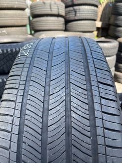235/55/19 Michelin 235/55R19 set of matching 4 tires in great condition 350$ for 4 tires plus tax . Mount available but not included.  Wheel alignment
