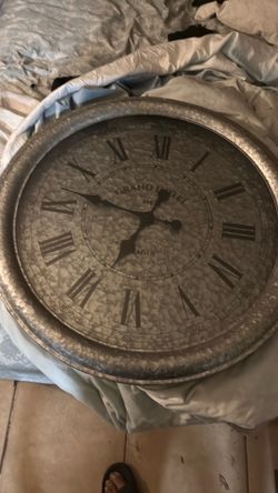 Titanium grand Hotel clock