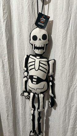 HANGING SKELETON 