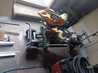Round DeWalt table saw