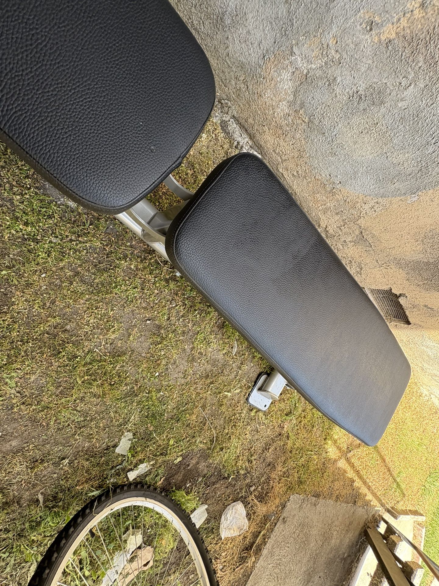 Weight bench