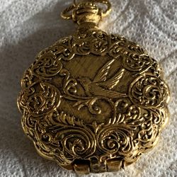 Vintage Max Factor Golden Lark Compact Pendant Necklace