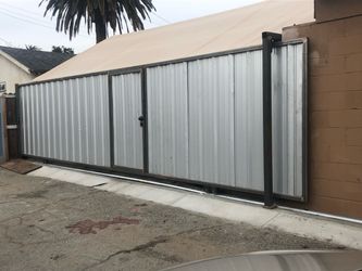 Fence gates vinyl wood handrails