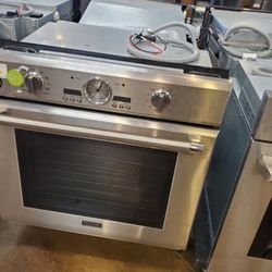 Thermador Wall Oven 30 Open Box 7HIHD